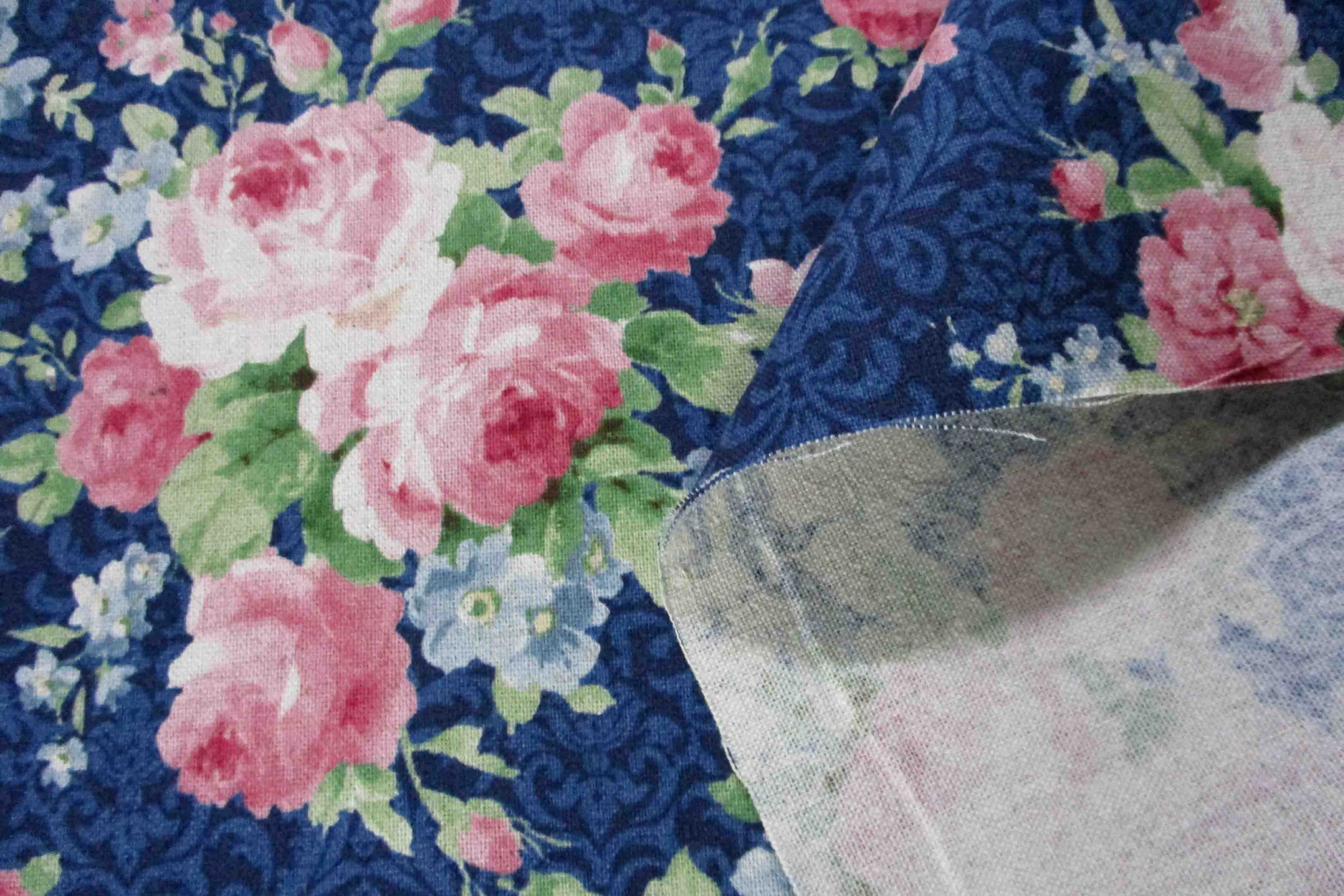 綿麻キャンバス 薔薇のフラワープリント 紺地