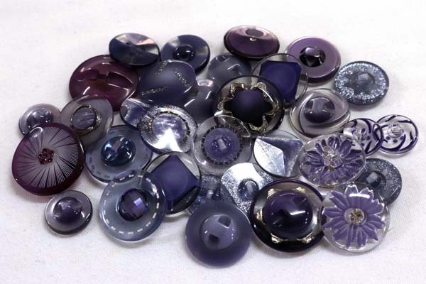 メーカー廃番品　ヴィンテージ　ジルコニア入　アンティークボタン　パープル系gt02　（１６組）　btgt02