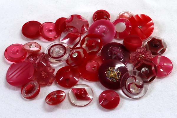 メーカー廃番品　ヴィンテージ　ジルコニア入　アンティークボタン　レッド系gt13　（１６組）　btgt13