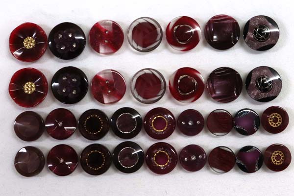 メーカー廃番品　ヴィンテージ　ジルコニア入　アンティークボタン　ダークレッド系gt14　（１６組）　btgt14