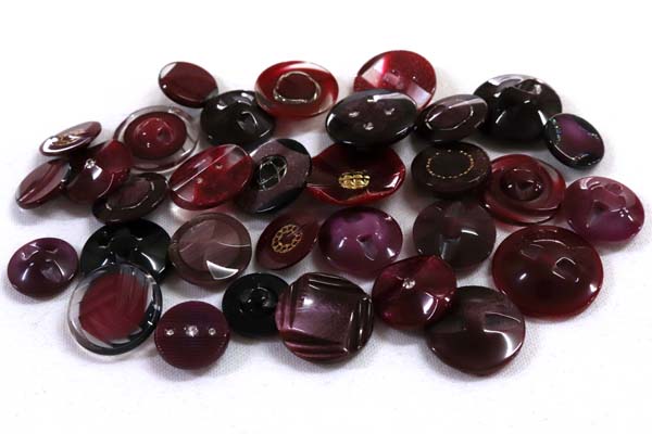 メーカー廃番品　ヴィンテージ　ジルコニア入　アンティークボタン　ダークレッド系gt14　（１６組）　btgt14