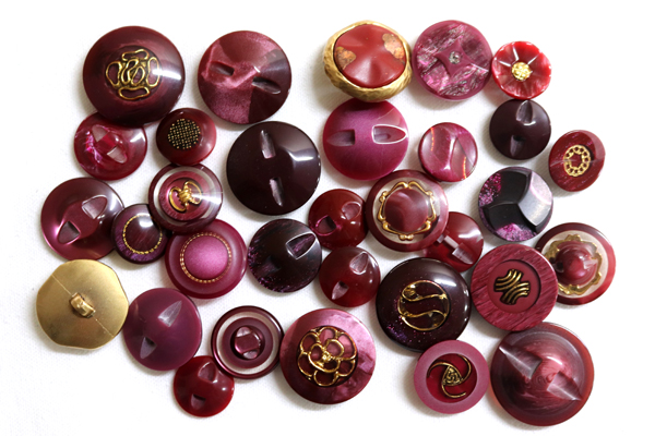 メーカー廃番品 ヴィンテージ ジルコニア入 アンティークボタン ホワイト・ゴールド系gt152 (16組) btgt152