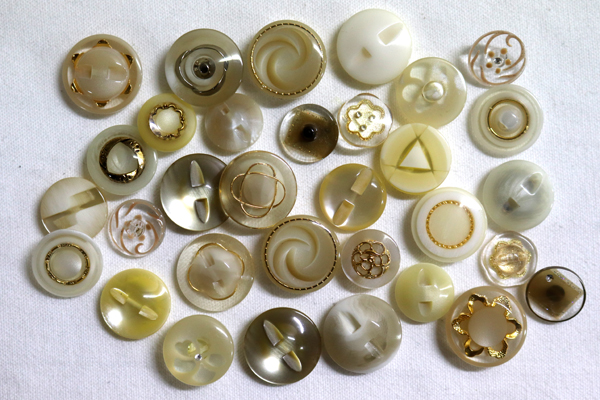 メーカー廃番品 ヴィンテージ ジルコニア入 アンティークボタン ホワイト・ゴールド系gt159 (16組) btgt159