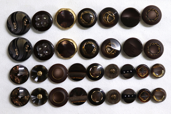 メーカー廃番品 ヴィンテージ ジルコニア入 アンティークボタン ダークブラウン系系gt160 (16組) btgt160