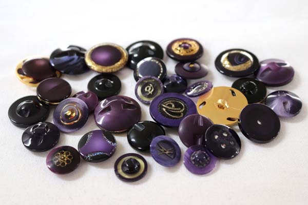 メーカー廃番品 ヴィンテージ ジルコニア入 アンティークボタン パープル×ゴールド系gt76 (16組) btgt76