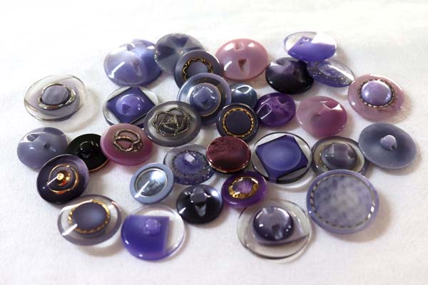 メーカー廃番品 ヴィンテージ ジルコニア入 アンティークボタン 薄パープル系gt77 (16組) btgt77