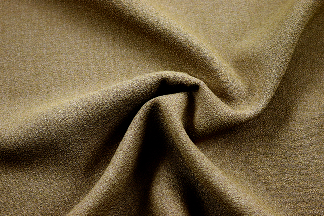 ポリエステル ジョーゼット カーキ ドレープの出方